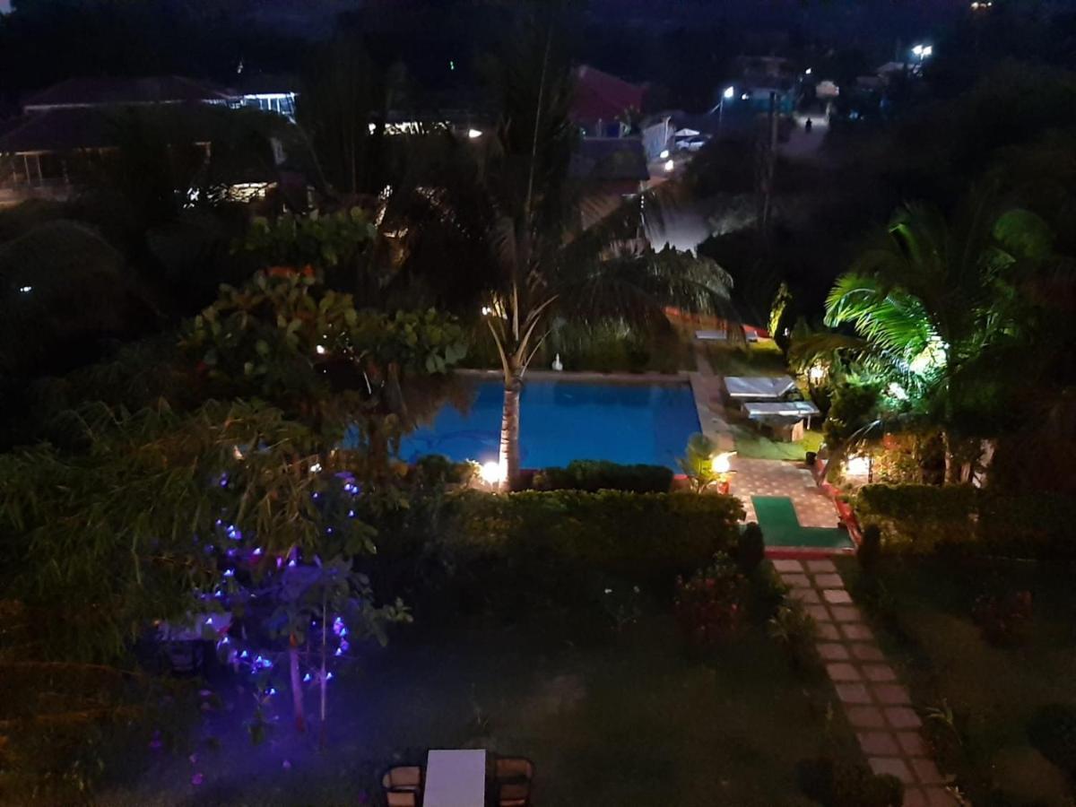 La Papa Resort Morjim Extérieur photo
