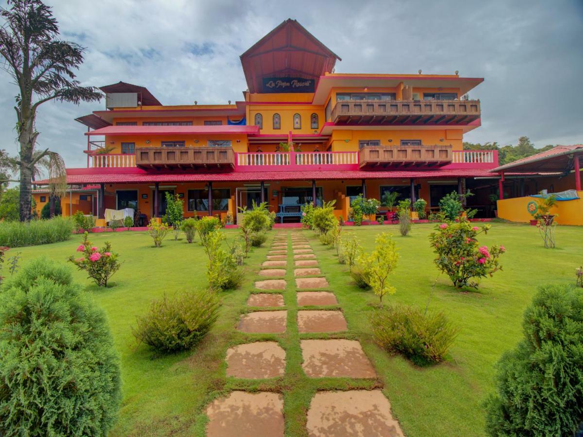 La Papa Resort Morjim Extérieur photo