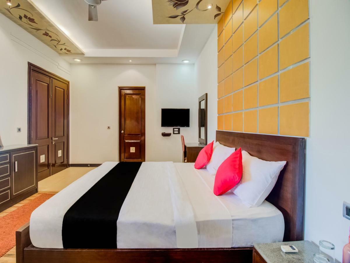 La Papa Resort Morjim Extérieur photo